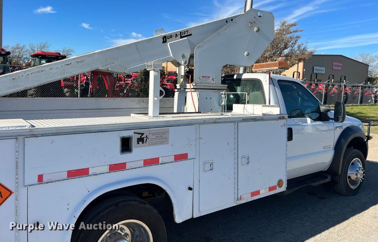 image for item DS2480 2006 Ford F550  bucket truck