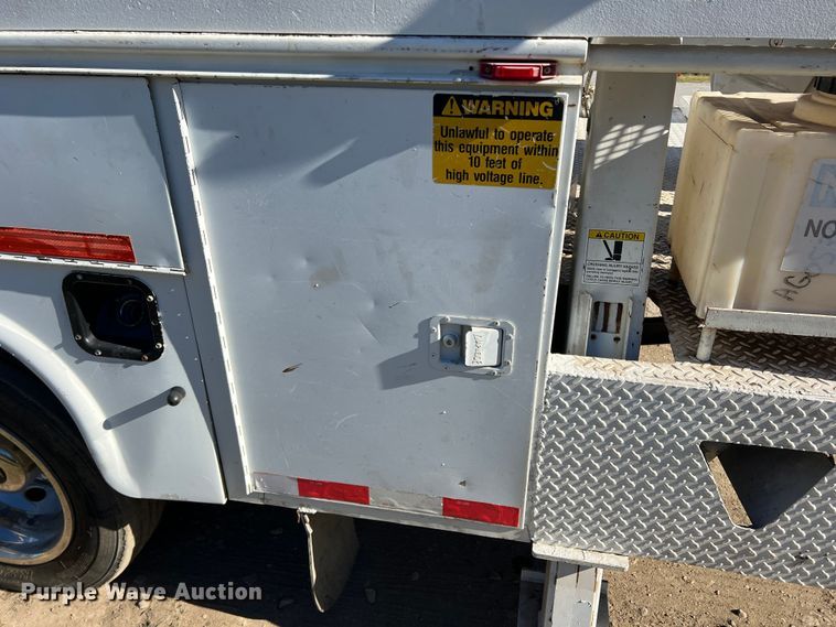 image for item DS2480 2006 Ford F550  bucket truck