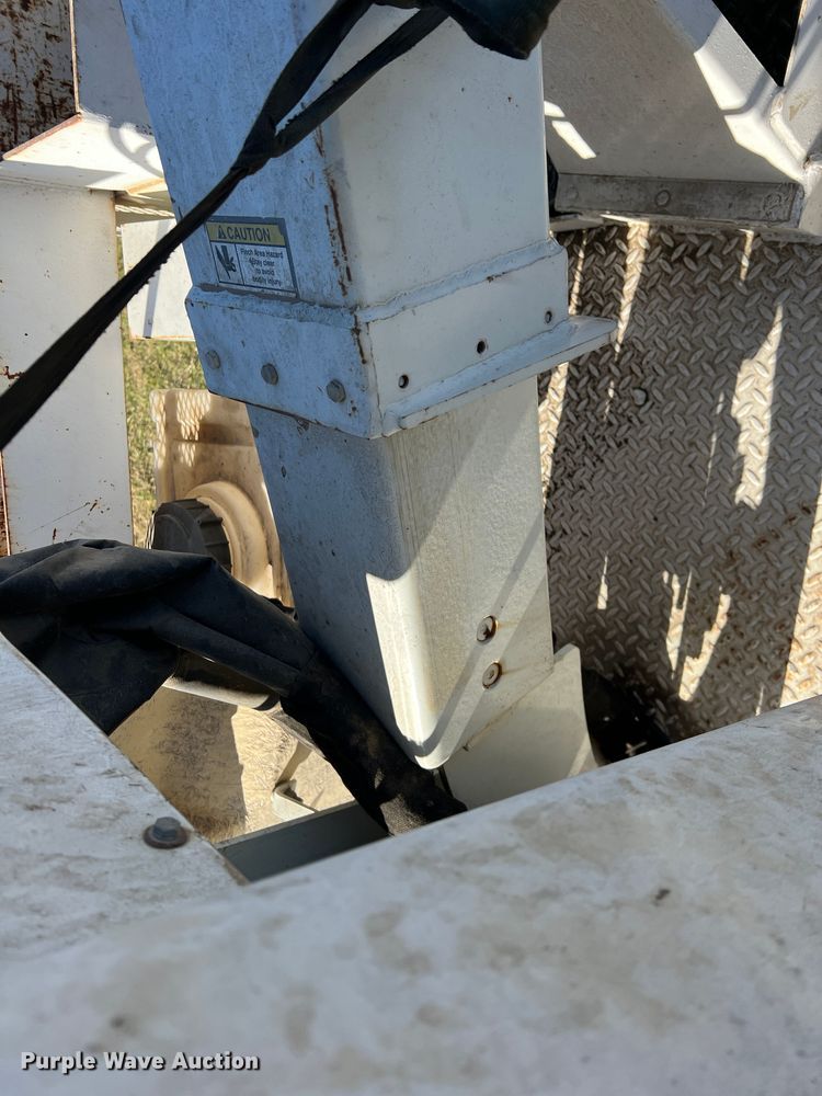 image for item DS2480 2006 Ford F550  bucket truck