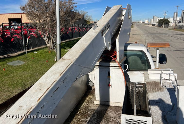image for item DS2480 2006 Ford F550  bucket truck