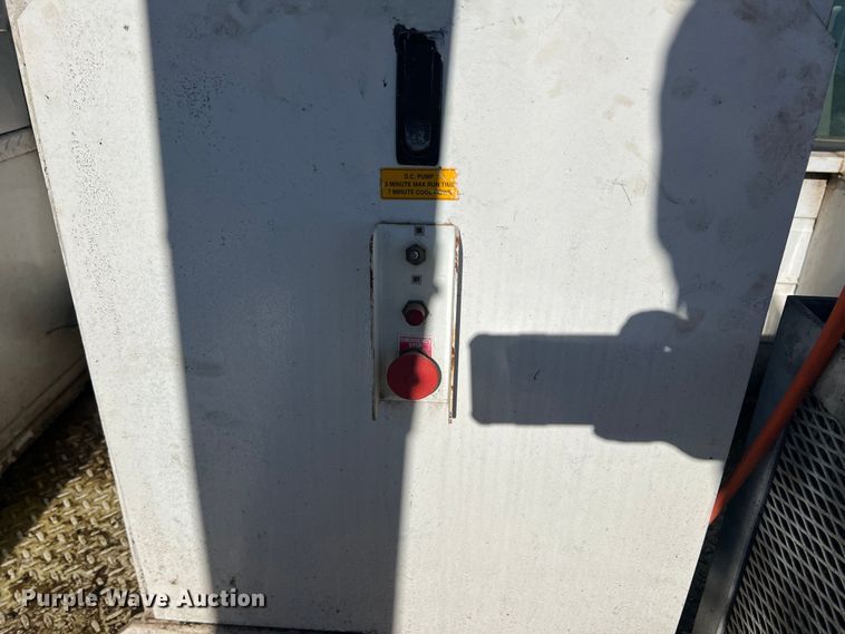 image for item DS2480 2006 Ford F550  bucket truck