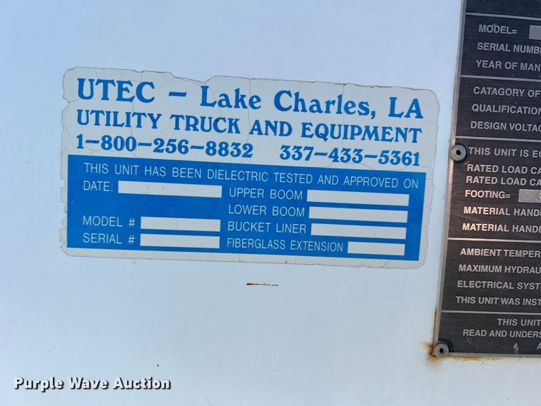 image for item DS2480 2006 Ford F550  bucket truck