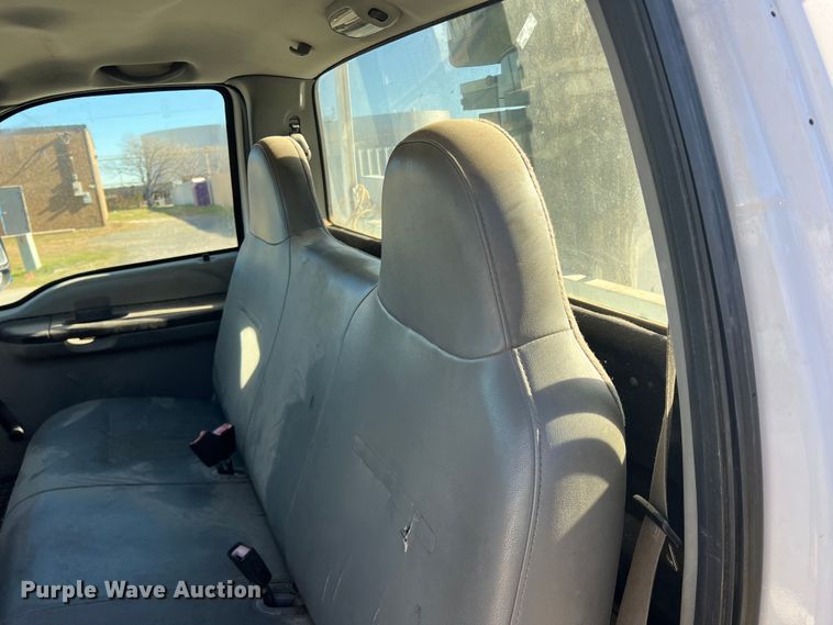 image for item DS2480 2006 Ford F550  bucket truck