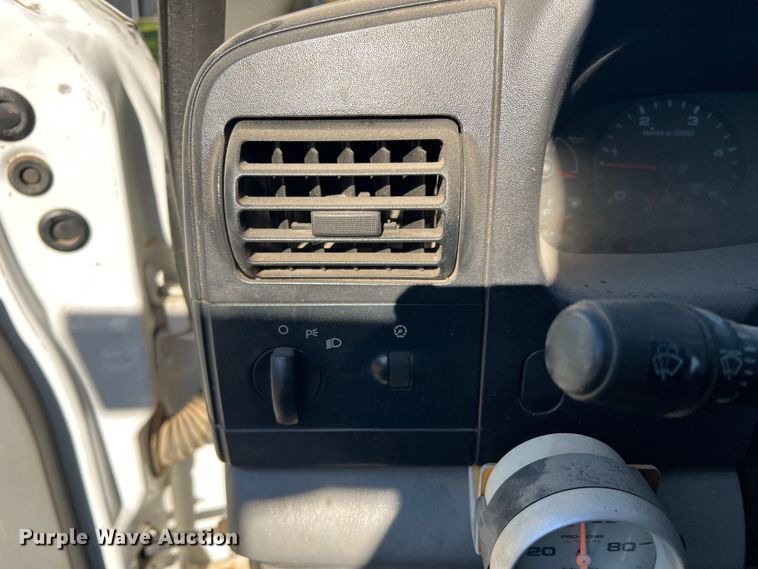 image for item DS2480 2006 Ford F550  bucket truck