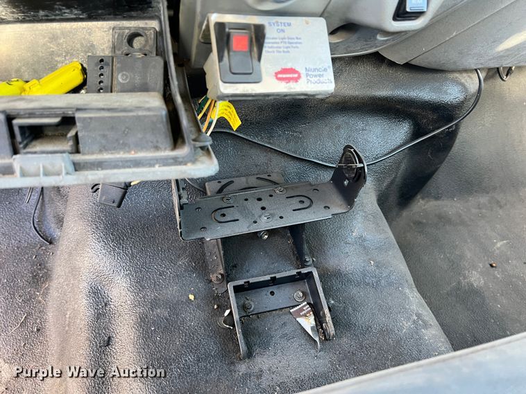 image for item DS2480 2006 Ford F550  bucket truck