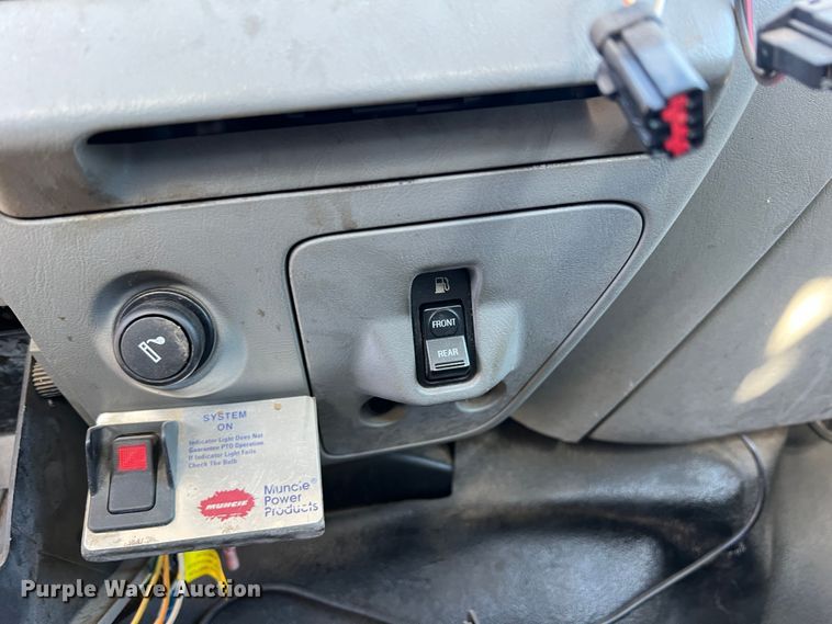 image for item DS2480 2006 Ford F550  bucket truck