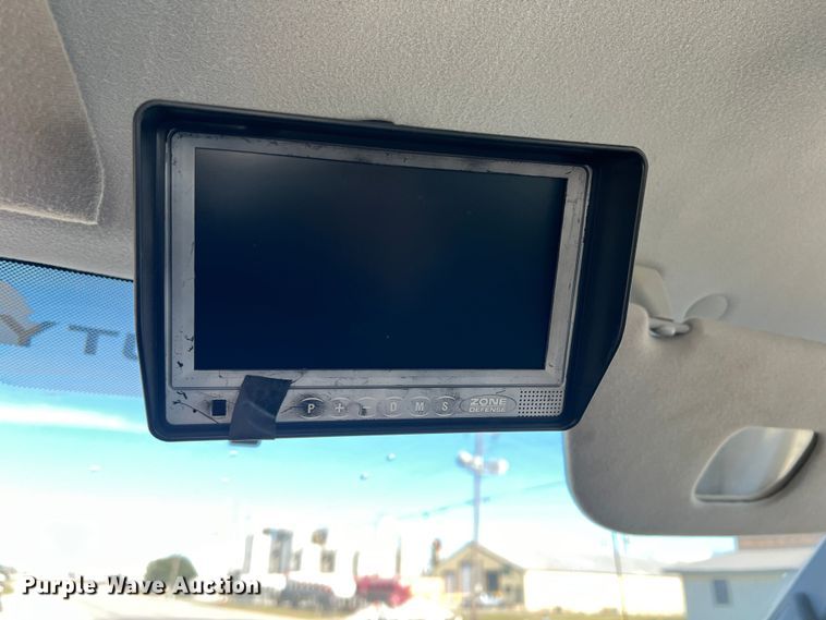 image for item DS2480 2006 Ford F550  bucket truck