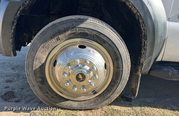 image for item DS2480 2006 Ford F550  bucket truck