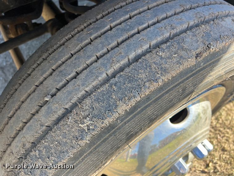 image for item DS2480 2006 Ford F550  bucket truck