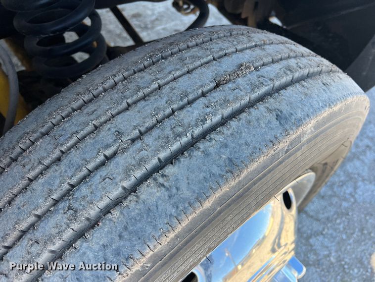 image for item DS2480 2006 Ford F550  bucket truck