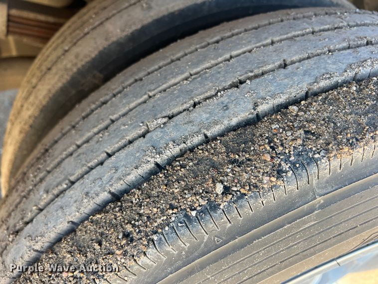 image for item DS2480 2006 Ford F550  bucket truck