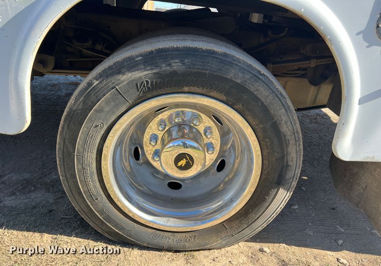 image for item DS2480 2006 Ford F550  bucket truck