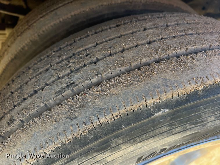 image for item DS2480 2006 Ford F550  bucket truck