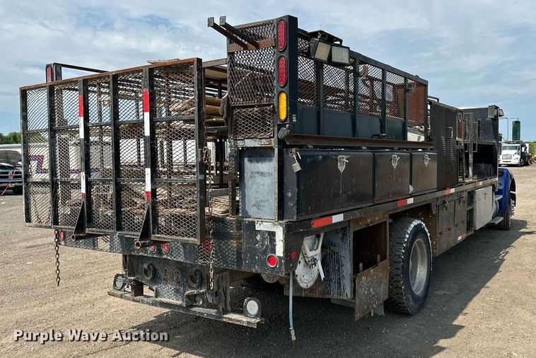 image for item DS6420 2007 Kenworth T300  flatbed truck