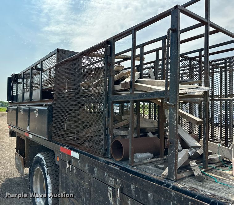 image for item DS6420 2007 Kenworth T300  flatbed truck