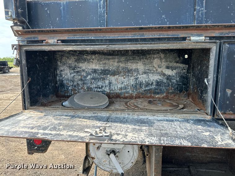 image for item DS6420 2007 Kenworth T300  flatbed truck