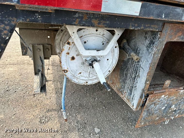 image for item DS6420 2007 Kenworth T300  flatbed truck