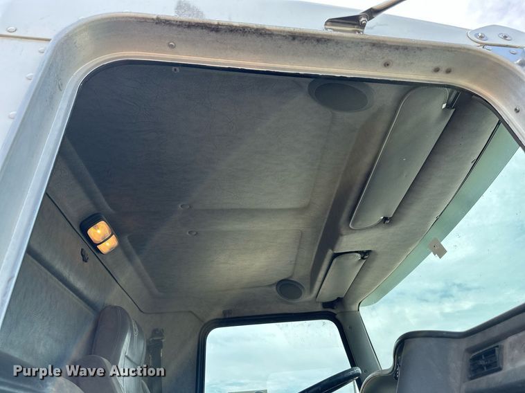 image for item DS6420 2007 Kenworth T300  flatbed truck