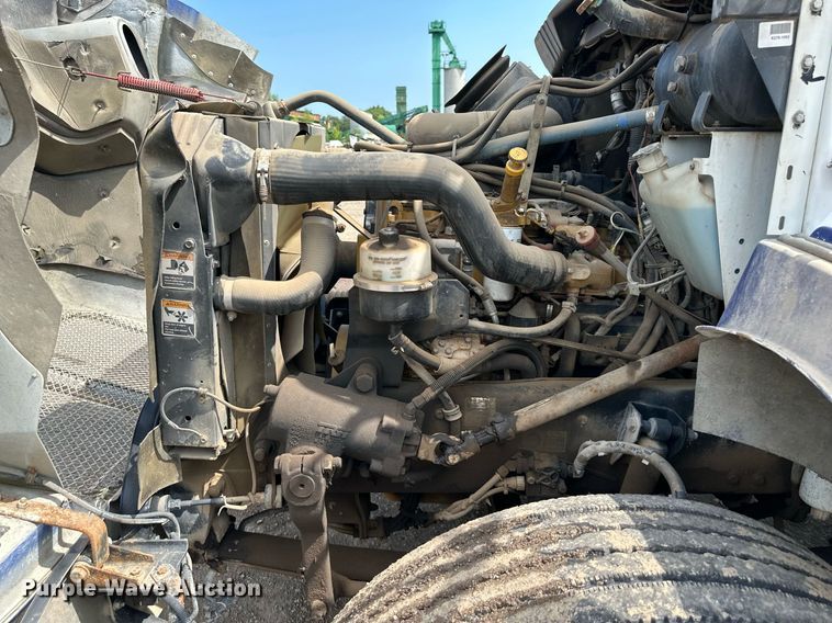 image for item DS6420 2007 Kenworth T300  flatbed truck