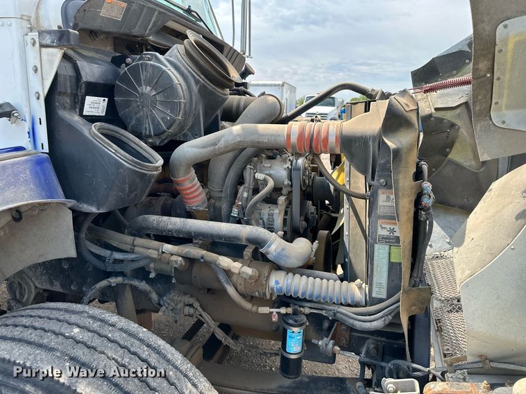 image for item DS6420 2007 Kenworth T300  flatbed truck