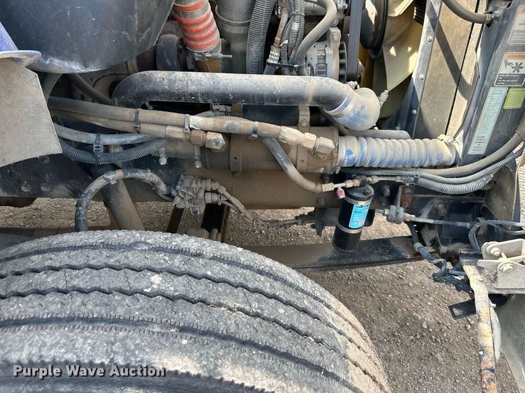 image for item DS6420 2007 Kenworth T300  flatbed truck