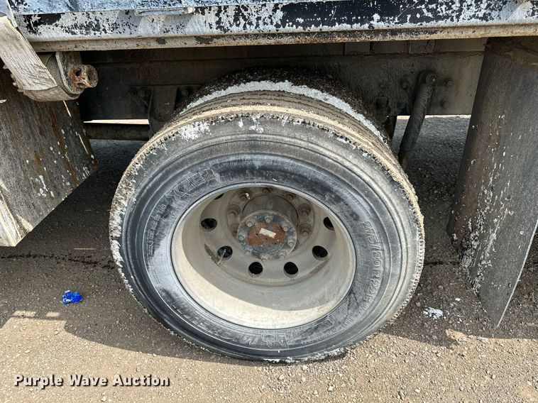 image for item DS6420 2007 Kenworth T300  flatbed truck