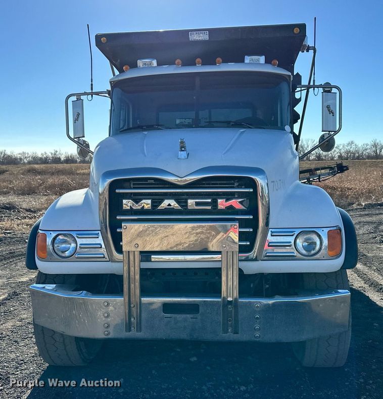 image for item DS6453 2007 Mack CV713  dump truck