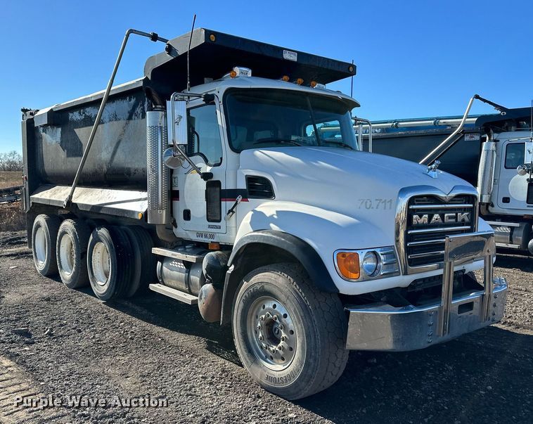 image for item DS6453 2007 Mack CV713  dump truck