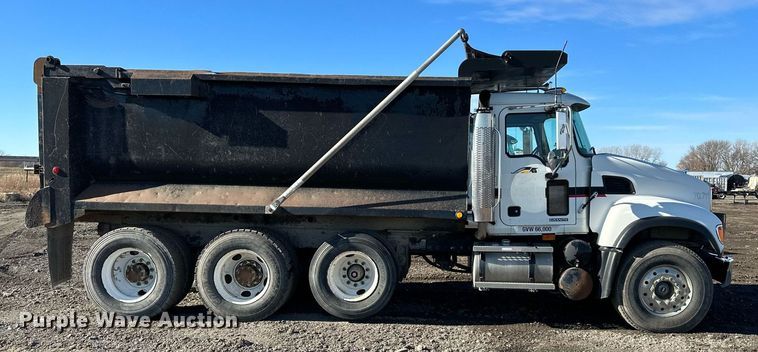 image for item DS6453 2007 Mack CV713  dump truck