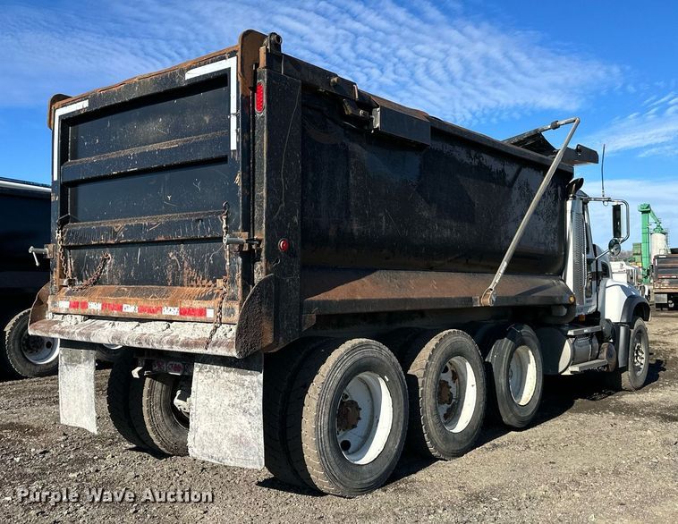 image for item DS6453 2007 Mack CV713  dump truck