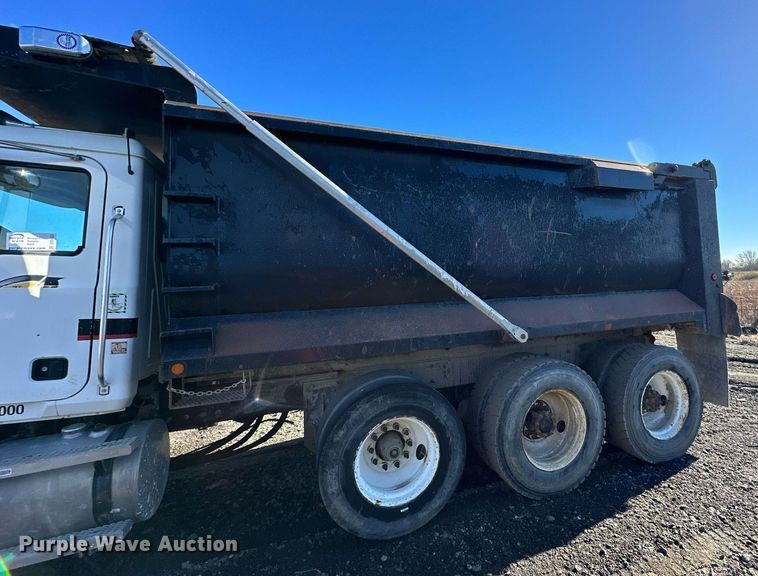 image for item DS6453 2007 Mack CV713  dump truck