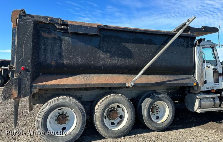 image for item DS6453 2007 Mack CV713  dump truck