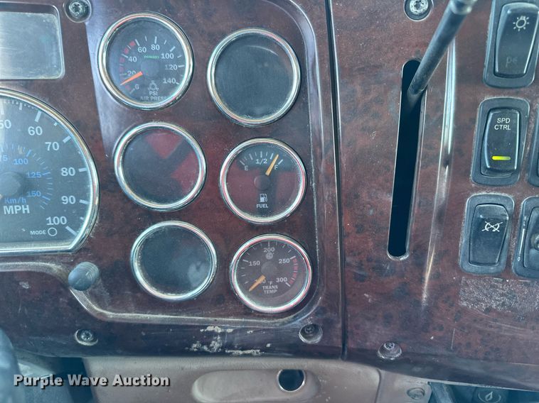 image for item DS6453 2007 Mack CV713  dump truck