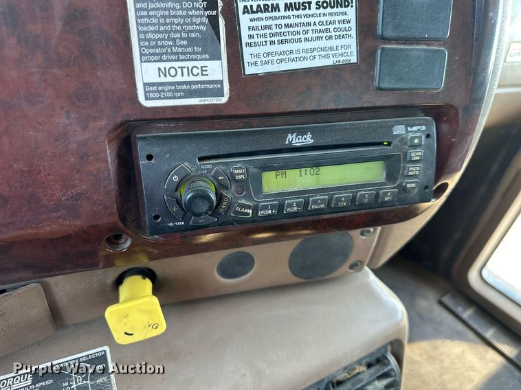 image for item DS6453 2007 Mack CV713  dump truck