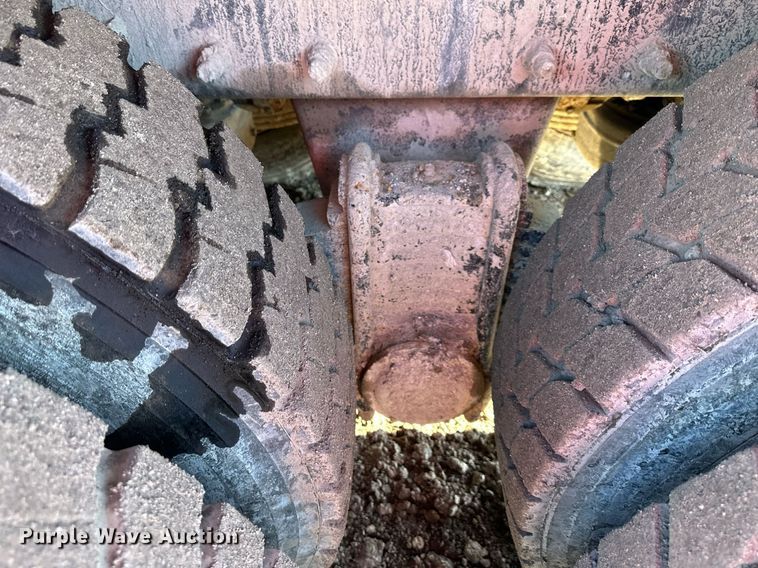 image for item DS6453 2007 Mack CV713  dump truck