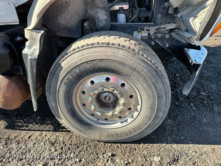 image for item DS6453 2007 Mack CV713  dump truck