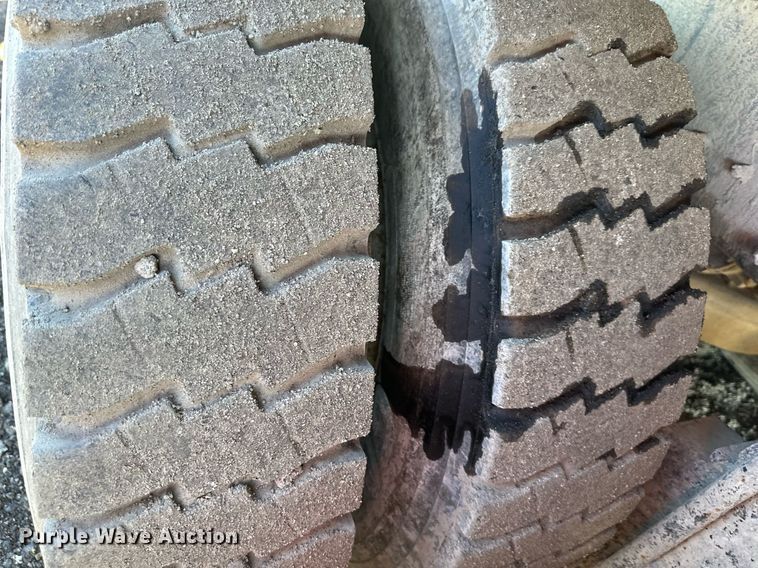 image for item DS6453 2007 Mack CV713  dump truck