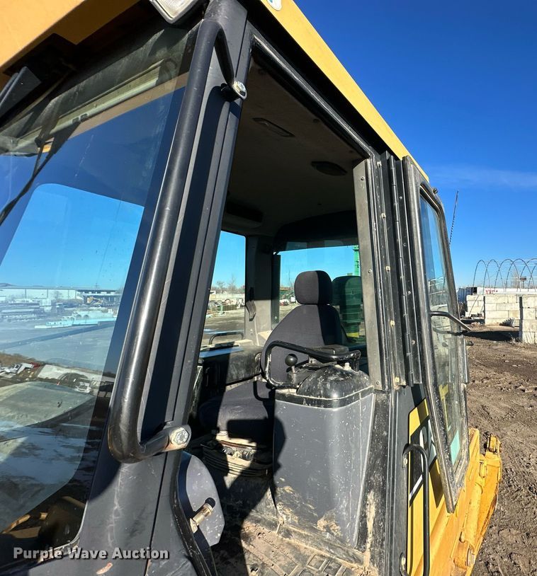 image for item DS6455 2007 Caterpillar 963C  track loader