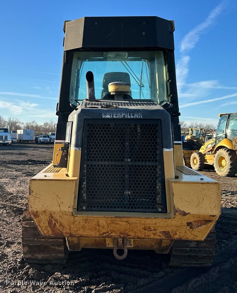 image for item DS6463 2000 Caterpillar 953C  track loader