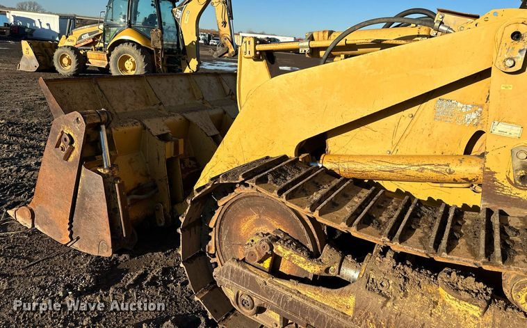 image for item DS6463 2000 Caterpillar 953C  track loader