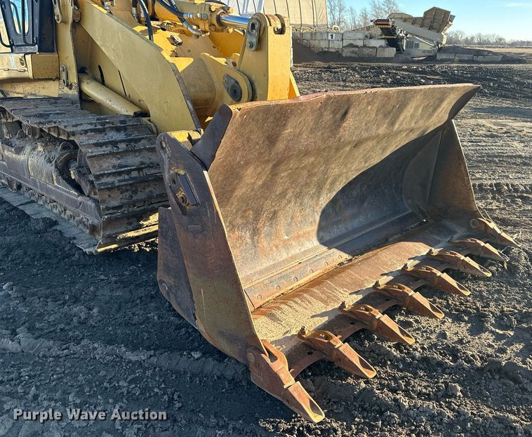 image for item DS6463 2000 Caterpillar 953C  track loader