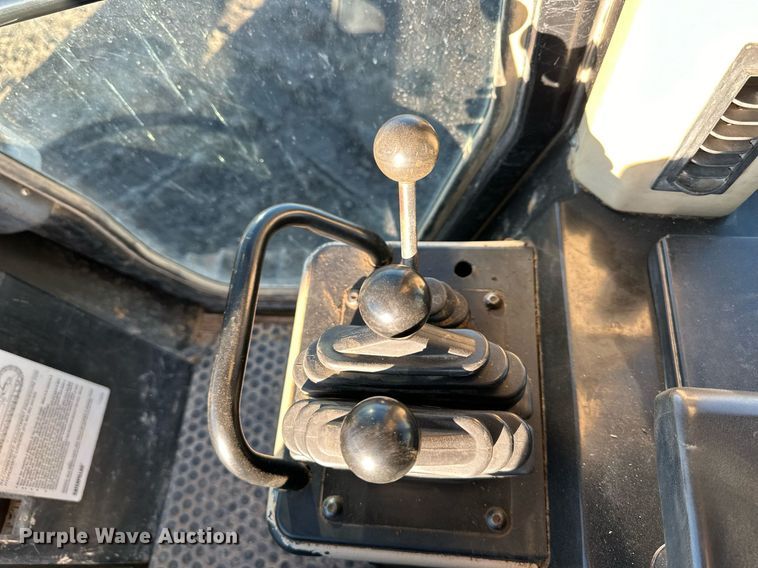 image for item DS6463 2000 Caterpillar 953C  track loader