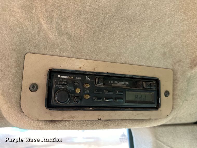 image for item DS6463 2000 Caterpillar 953C  track loader