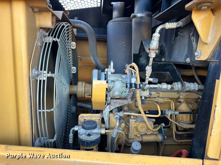 image for item DS6463 2000 Caterpillar 953C  track loader