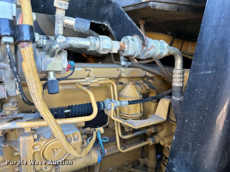 image for item DS6463 2000 Caterpillar 953C  track loader