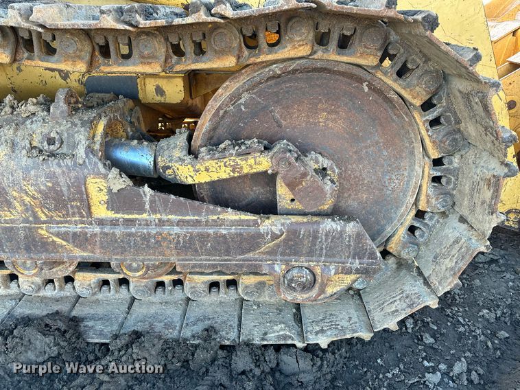 image for item DS6463 2000 Caterpillar 953C  track loader