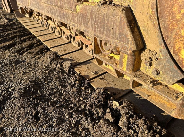 image for item DS6463 2000 Caterpillar 953C  track loader