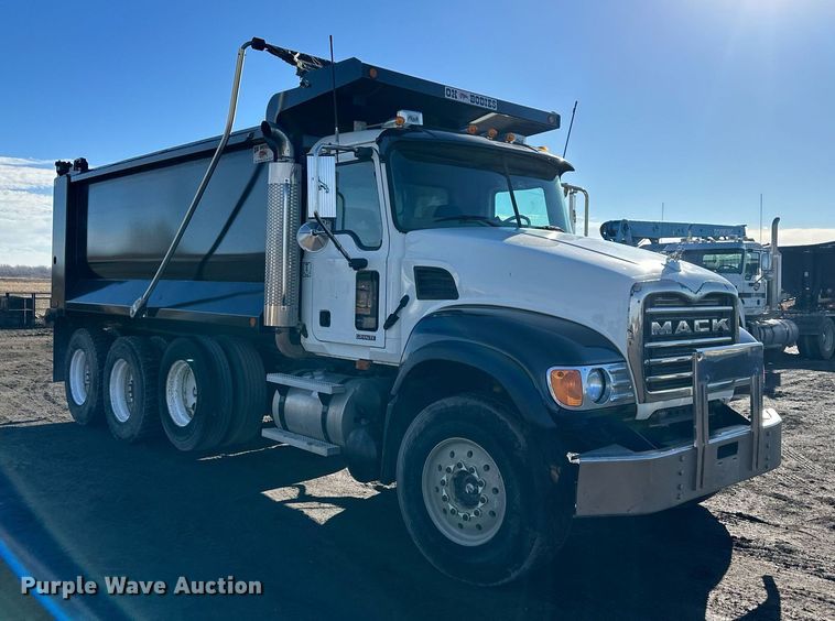 image for item DS6469 2006 Mack CV713  dump truck