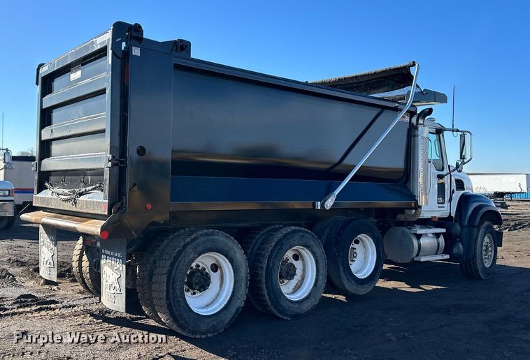 image for item DS6469 2006 Mack CV713  dump truck