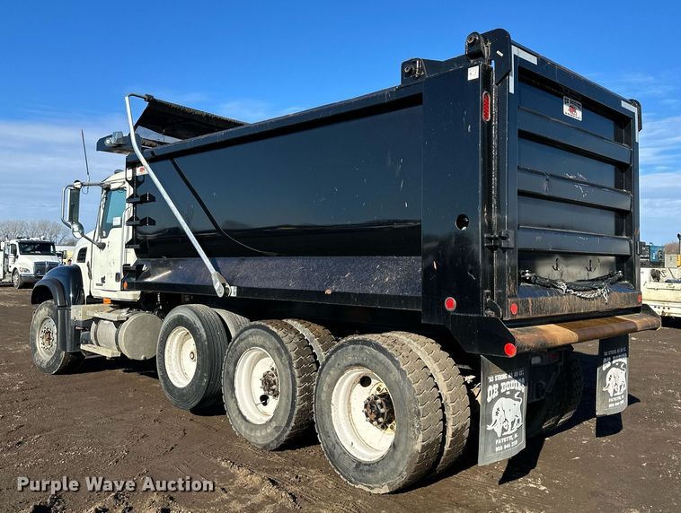 image for item DS6469 2006 Mack CV713  dump truck